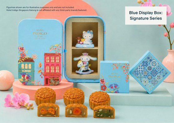 Hotel Indigo Singapore Katong Mid autumn Mooncake 2026 Blue Display Box Signature Series Double Yolk Single Yolk Mixed